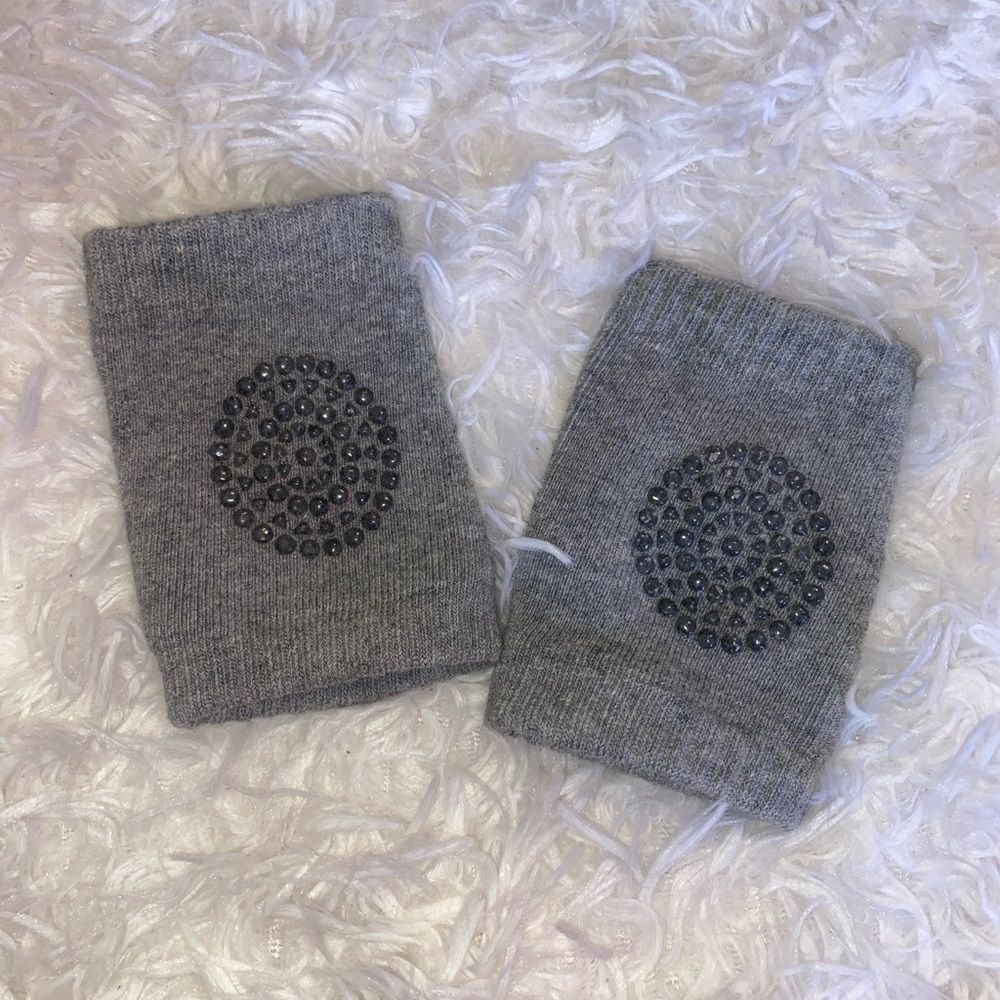 Kids Socks Baby/Crawler Gray Knee Socks w/ Grippers (3”x4.5”)